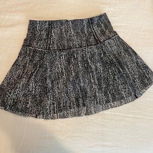 Lululemon black&white tennis skirt - size 4T!!